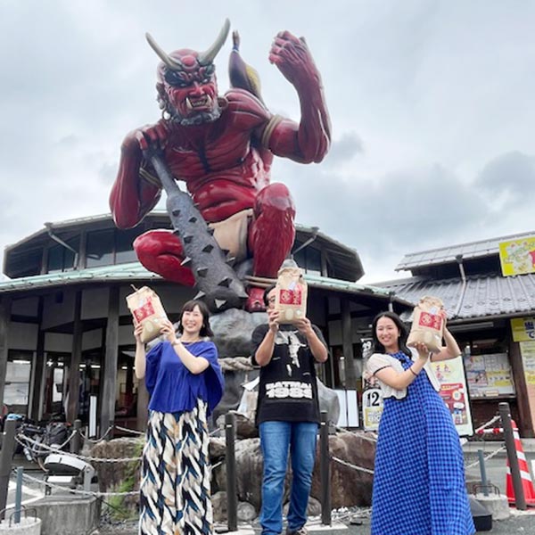 Groovy Radio Caravan  in 道の駅 森の三角ぼうし　米ふやせ～！鬼べらせ～！