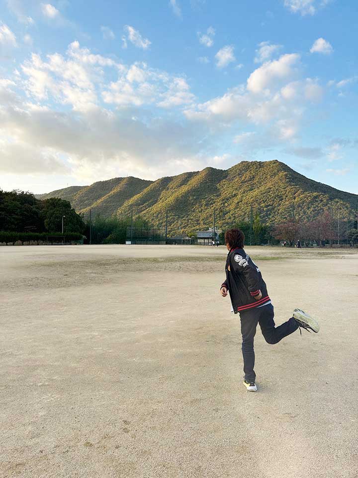 山本由伸投手のデザインマンホール